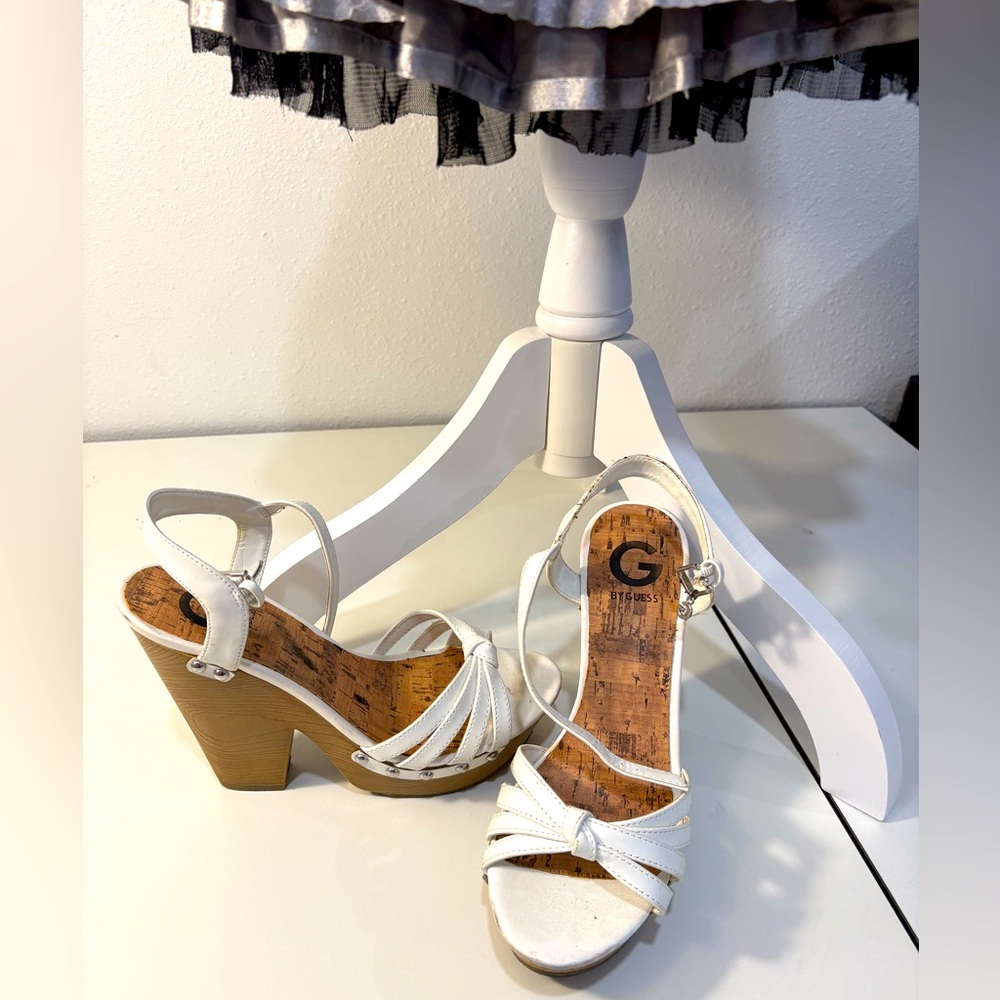 Guess wedge pumps